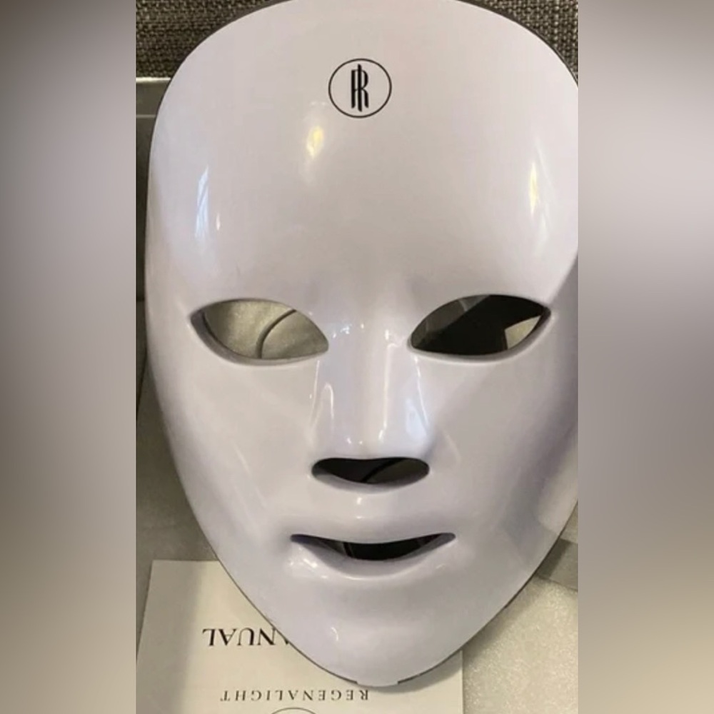Regenalight LED therapy mask!   Brand new in box